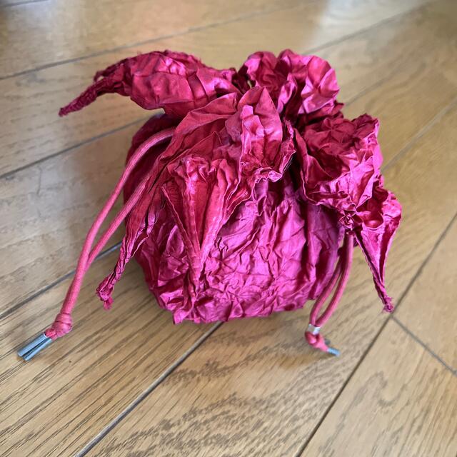 PLEATS PLEASE ISSEY MIYAKE(プリーツプリーズイッセイミヤケ)のイッセイミヤケ ポーチ レディースのファッション小物(ポーチ)の商品写真