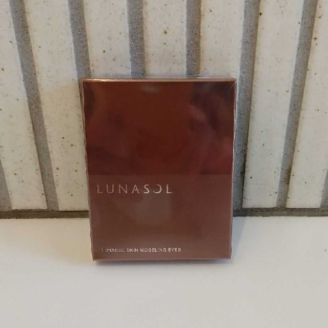LUNASOL(ルナソル)のルナソル　スキンモデリングアイズ #01 Beige Beige コスメ/美容のベースメイク/化粧品(アイシャドウ)の商品写真