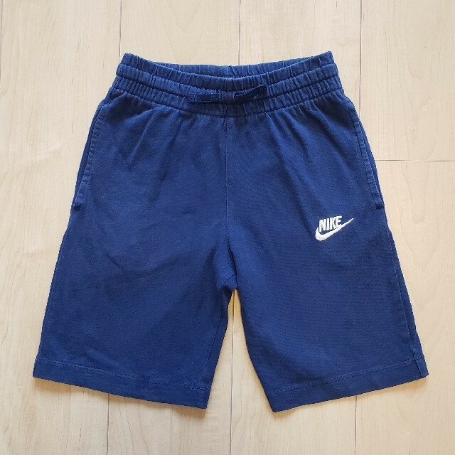 NIKE(ナイキ)の半ズボン　NIKE　(sizeS)　140cm キッズ/ベビー/マタニティのキッズ服男の子用(90cm~)(パンツ/スパッツ)の商品写真