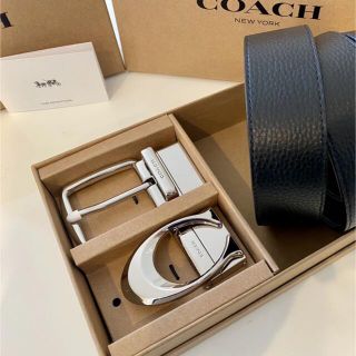 コーチ(COACH)の新品リバーシブルブラックxブラウン高級感シルバーバックルフリーサイズメンズベルト(ベルト)