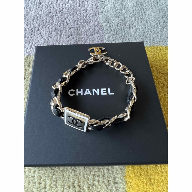 CHANEL(シャネル)のシャネル　2021 ブレスレット　スクエアヘッド レディースのアクセサリー(ブレスレット/バングル)の商品写真