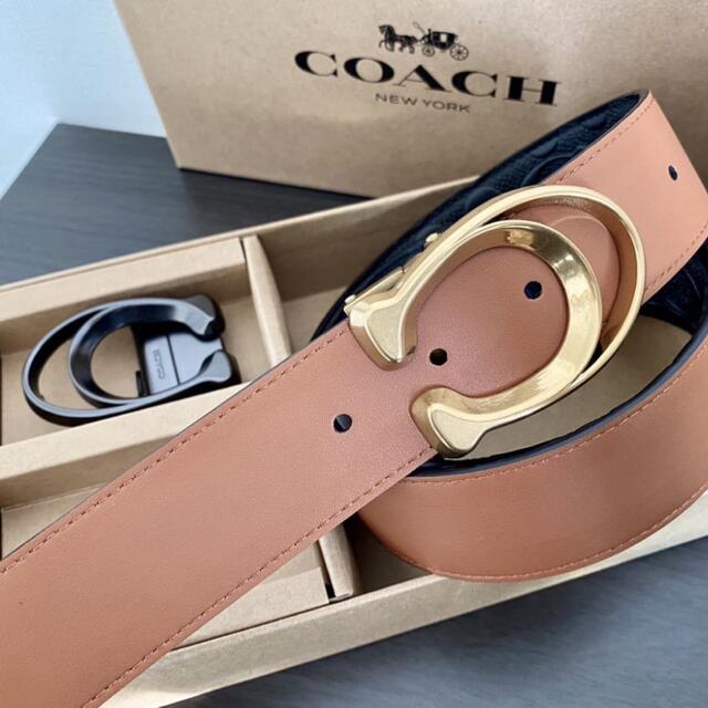 COACH(コーチ)のコーチ　メンズベルト　新品　最新リバーシブルシグネチャー箱付きバックル回転可能 メンズのファッション小物(ベルト)の商品写真
