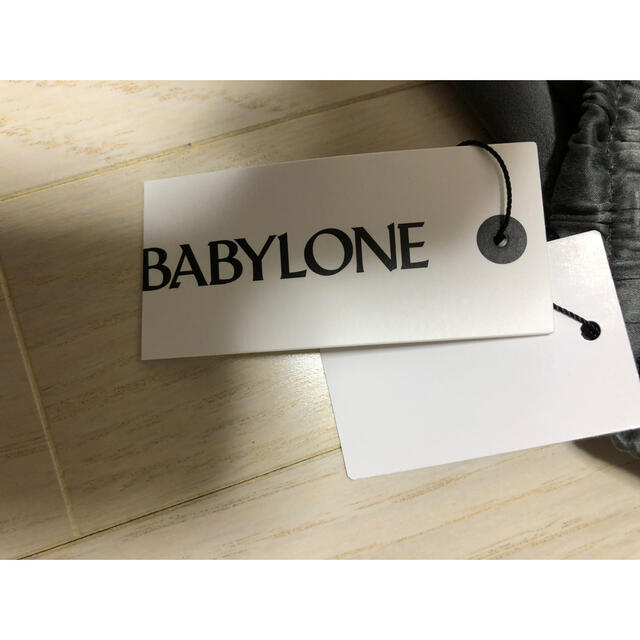 BABYLONE(バビロン)のバビロン　ウォッシャブルシルク　イージーパンツ　カーキ　新品 レディースのパンツ(その他)の商品写真