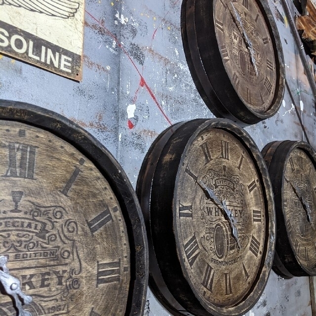 ウイスキー樽 壁掛け時計/ バレル型 ウォールクロック ② ホグスヘッドバレル