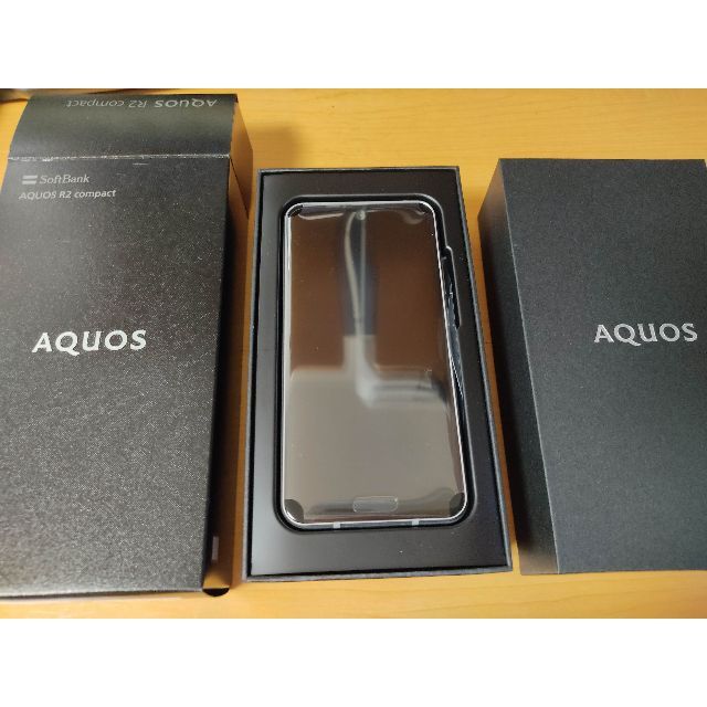 AQUOS(アクオス)のAQUOS R2 compact ディープ ホワイト 803SH スマホ/家電/カメラのスマートフォン/携帯電話(スマートフォン本体)の商品写真