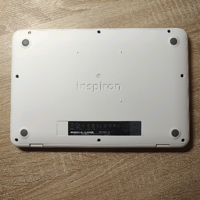 ほぼ未使用 Dell ノートパソコン Inspiron 11 3180 ホワイト