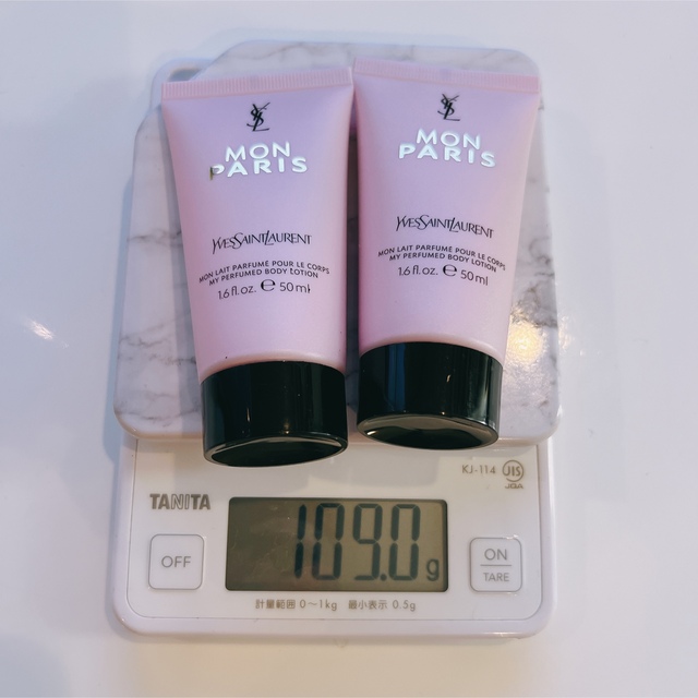 Yves Saint Laurent Beaute(イヴサンローランボーテ)のMON PARIS (2つセット) コスメ/美容のボディケア(ボディローション/ミルク)の商品写真