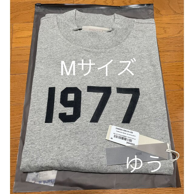 FEAR OF GOD(フィアオブゴッド)のFog Essentials 1977 ロング スリーブ Tシャツ M メンズのトップス(Tシャツ/カットソー(七分/長袖))の商品写真