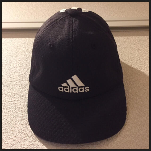 adidas(アディダス)の【adidas】キッズキャップ ブラック 51cm〜54cm メッシュタイプ キッズ/ベビー/マタニティのこども用ファッション小物(帽子)の商品写真