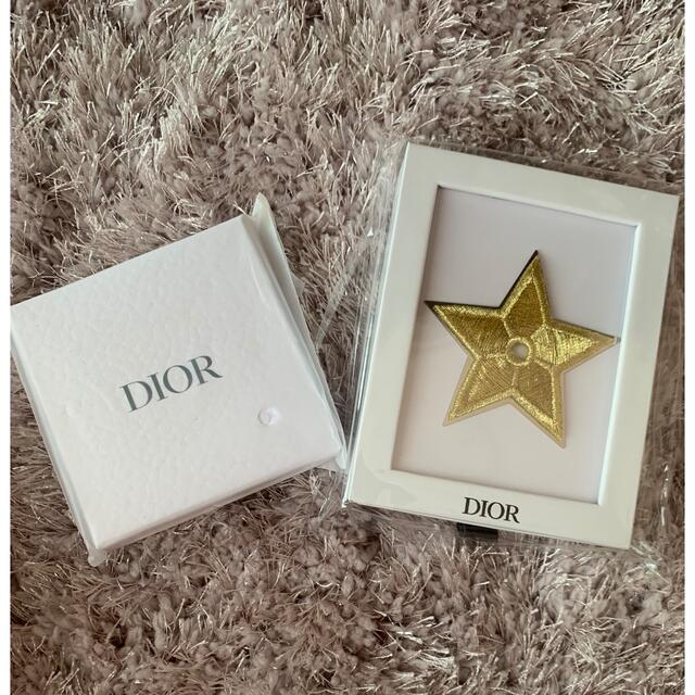 Christian Dior(クリスチャンディオール)のDior スマホリング ブローチ セット スマホ/家電/カメラのスマホアクセサリー(その他)の商品写真