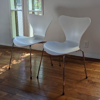 アルネヤコブセン(Arne Jacobsen)の【中古品】Fritz Hansen セブンチェア 2脚(ダイニングチェア)