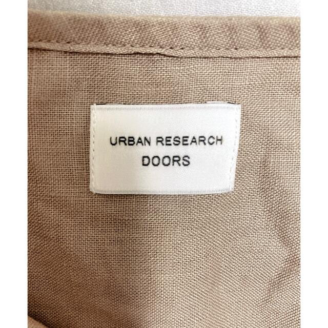 URBAN RESEARCH DOORS(アーバンリサーチドアーズ)のアーバンリサーチドアーズ　リネン半袖シャツ　ベージュ レディースのトップス(シャツ/ブラウス(半袖/袖なし))の商品写真