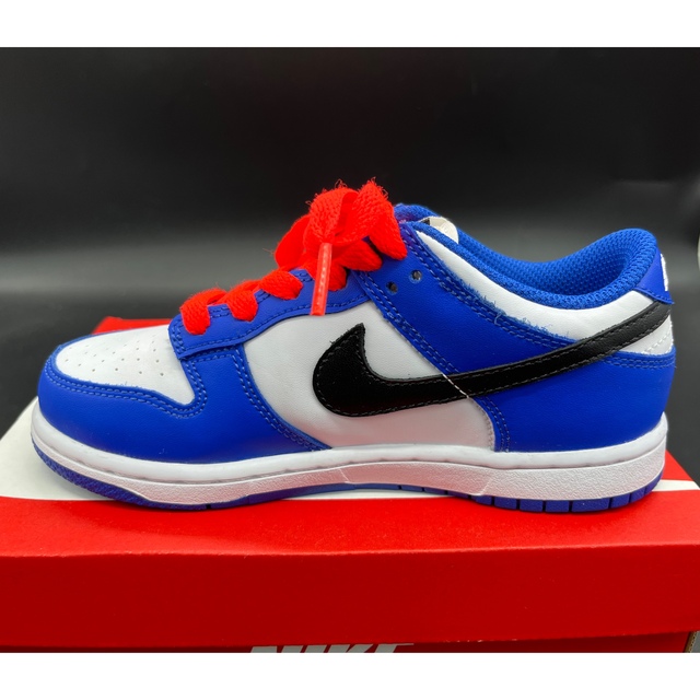 NIKE(ナイキ)のNIKE ダンク dunk low PS 19.5cm ドラえもん 青白 キッズ/ベビー/マタニティのキッズ靴/シューズ(15cm~)(スニーカー)の商品写真