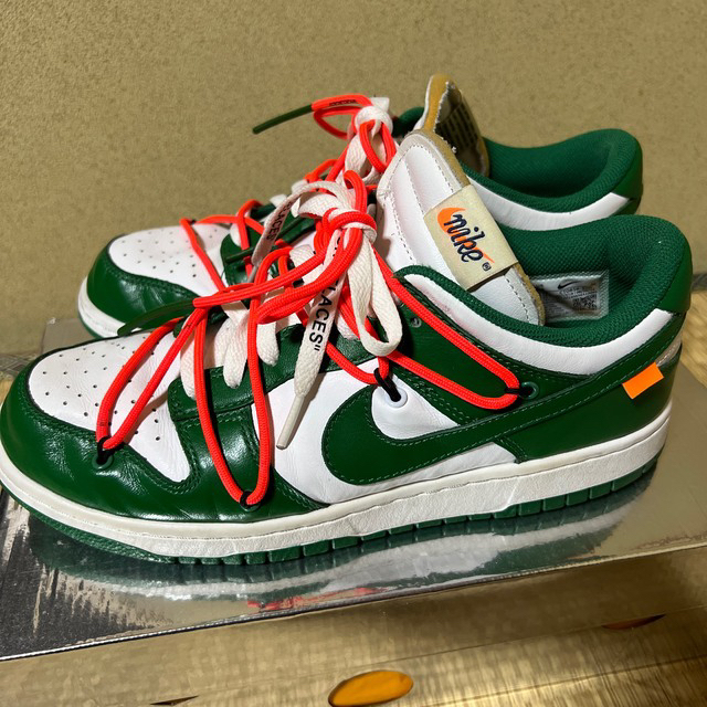 NIKE(ナイキ)のNIKE DUNK LOW Off-White メンズの靴/シューズ(スニーカー)の商品写真