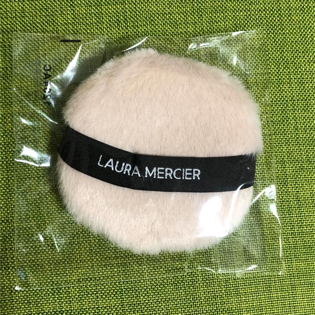 laura mercier(ローラメルシエ)のローラメルシエ　ヴェロアパフ　ローズ コスメ/美容のメイク道具/ケアグッズ(パフ・スポンジ)の商品写真