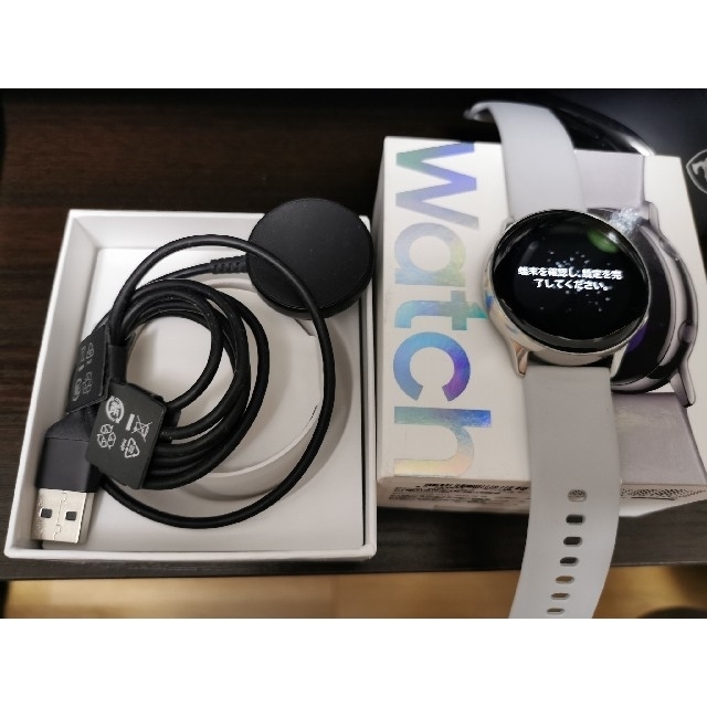 SAMSUNG(サムスン)の【HiRoCK様】Samsung Galaxy Watch Active【美品】 スマホ/家電/カメラのスマホアクセサリー(その他)の商品写真