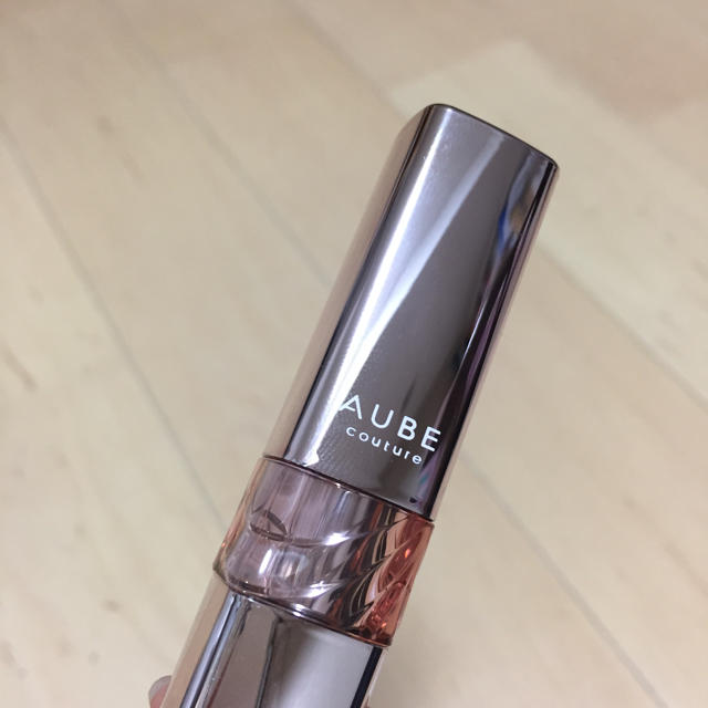 AUBE couture(オーブクチュール)のRD511 ロングキープルージュ コスメ/美容のベースメイク/化粧品(口紅)の商品写真
