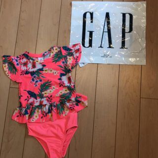 ベビーギャップ(babyGAP)の値下げ！新品★ 80cm gap 水着　セパレート　ハイビスカス(水着)