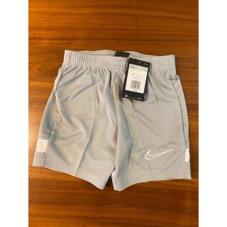 ナイキ(NIKE)の新品　NIKE ショートパンツ　キッズ130(パンツ/スパッツ)