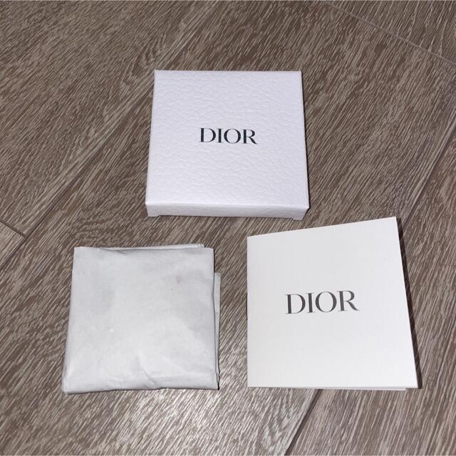 Christian Dior(クリスチャンディオール)の【新品未使用】クリスチャンディオール スマホリング　スター形 Dior 箱付き スマホ/家電/カメラのスマホアクセサリー(その他)の商品写真