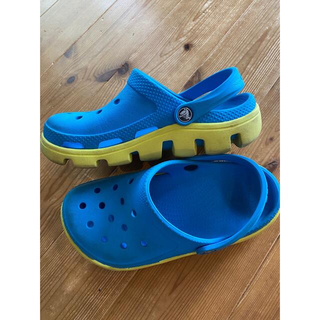 crocs(クロックス)のクロックス キッズ/ベビー/マタニティのキッズ靴/シューズ(15cm~)(サンダル)の商品写真