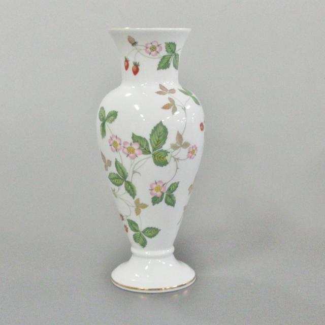 WEDGWOOD(ウェッジウッド)のウェッジウッド 小物新品同様  花瓶/花柄 レディースのファッション小物(その他)の商品写真