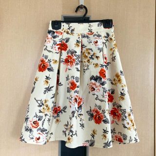 セシルマクビー(CECIL McBEE)のコスモス様専用　花柄スカート　花柄　清楚　可愛い(ひざ丈スカート)