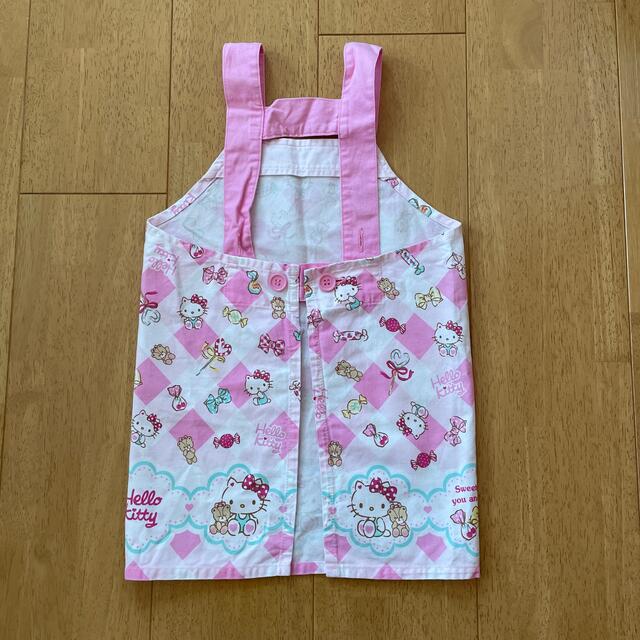 サンリオ(サンリオ)のハローキティー  キッズエプロン　100 キッズ/ベビー/マタニティのキッズ服女の子用(90cm~)(その他)の商品写真