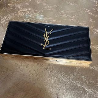 イヴサンローランボーテ(Yves Saint Laurent Beaute)のイヴサンローラン　アイシャドウ　パレット　クチュールカラークラッチ(アイシャドウ)