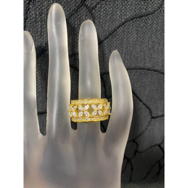 （1229）18号　ゴールド安価タイプ無数のフラワーワイドリング　指輪 レディースのアクセサリー(リング(指輪))の商品写真