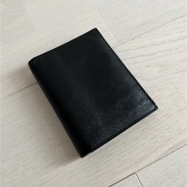 お得NEW PRADA PRADA サフィアーノ レザー 2つ折り 財布 3角プレート ブラック 正規の通販 by R's shop|プラダならラクマ