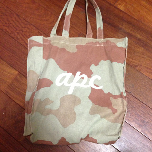 A.P.C(アーペーセー)のアーペーセー＊トートバッグ レディースのバッグ(トートバッグ)の商品写真