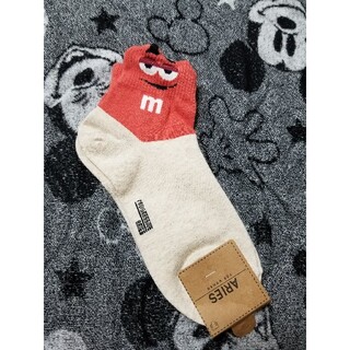 エムアンドエム(M&M)の韓国購入、m&mチョコレート靴下　赤　フリーサイズ(ソックス)