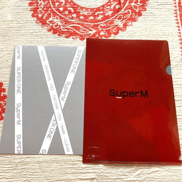 SuperM(スーパーエム)のSuperM マーク　ポストカード　クリアファイル エンタメ/ホビーのCD(K-POP/アジア)の商品写真