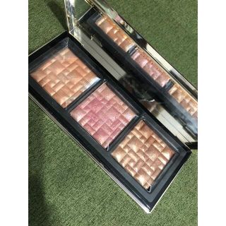 ボビイブラウン(BOBBI BROWN)のボビイブラウン  ボビイ　トゥ　グロウ　ハイライティングトリオ(フェイスカラー)