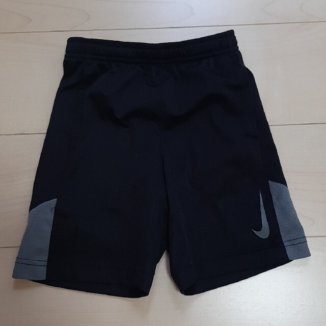 NIKE(ナイキ)のNIKE　ショートパンツ♪ キッズ/ベビー/マタニティのキッズ服男の子用(90cm~)(パンツ/スパッツ)の商品写真