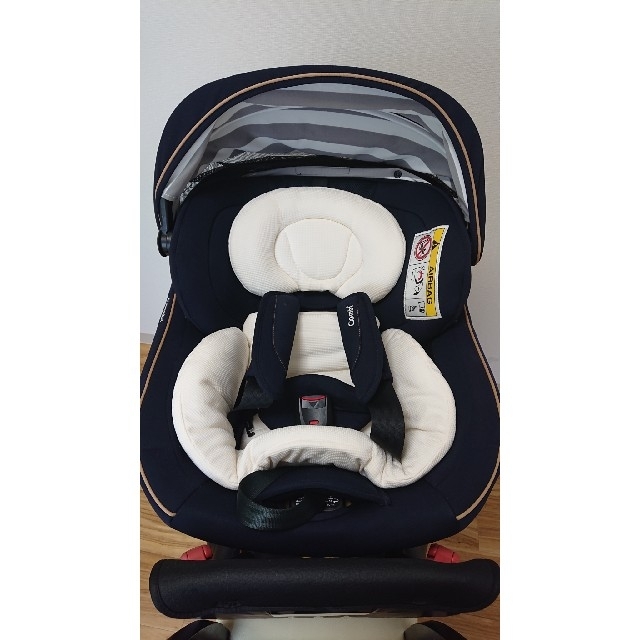 combi Combi チャイルドシート 回転式 シートベルト固定 新生児から使用可能の通販 by あき's shop｜コンビならラクマ