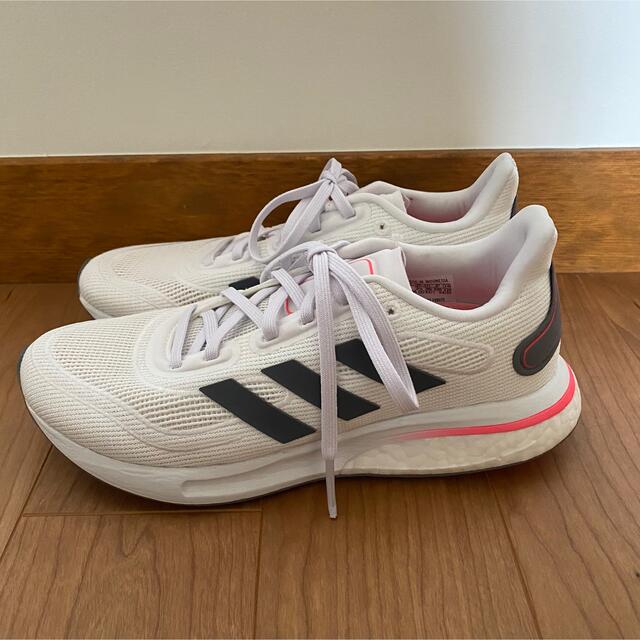 adidas(アディダス)の♡しろこ様専用♡adidas♡ランニングシューズ スポーツ/アウトドアのランニング(シューズ)の商品写真