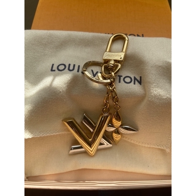 ルイ・ヴィトン LOUIS VUITTON バッグチャーム キーホルダー 日本人気