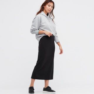 ユニクロ(UNIQLO)のストレッチダブルフェイスナロースカート(ロングスカート)