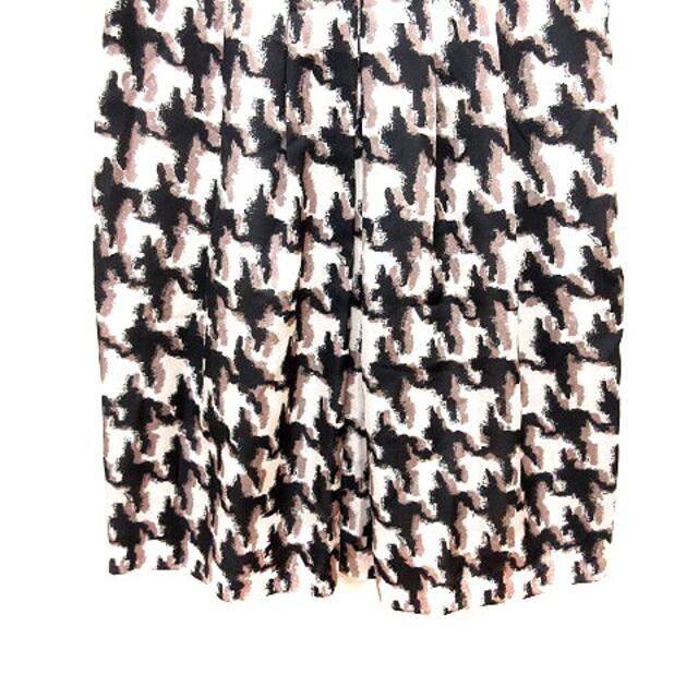 UNTITLED(アンタイトル)のアンタイトル UNTITLED スカート フレア ひざ丈 総柄 0 黒  レディースのスカート(ひざ丈スカート)の商品写真
