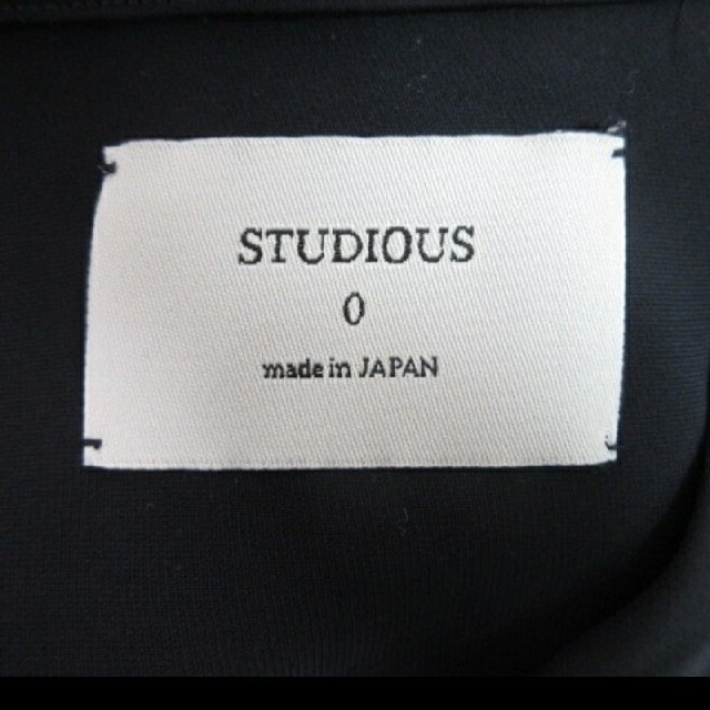 STUDIOUS(ステュディオス)のステュディオス STUDIOUS ブラウス  半袖 スリットネック レディースのトップス(シャツ/ブラウス(半袖/袖なし))の商品写真