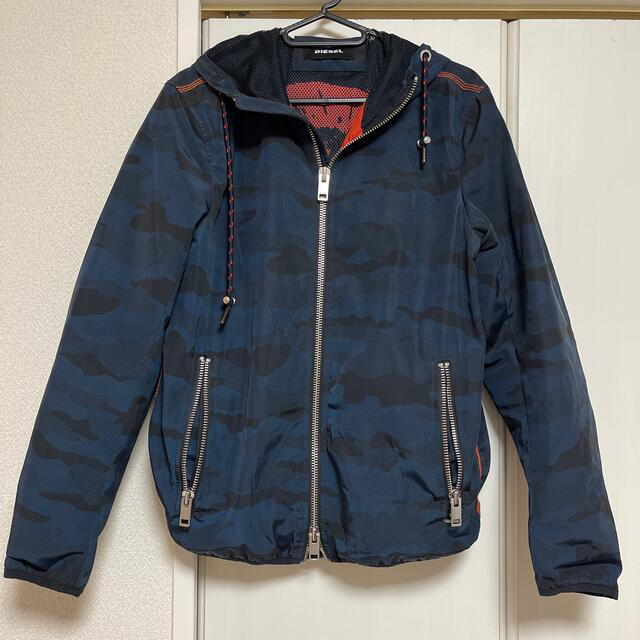 DIESEL(ディーゼル)のDIESEL ナイロンパーカー XSサイズとベルトのセット メンズのジャケット/アウター(ナイロンジャケット)の商品写真