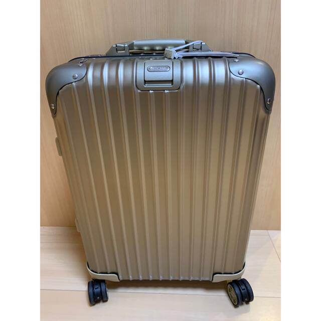 【新品】リモワ　トパーズチタニウム　RIMOWA 32L-34L