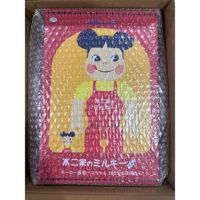 通販 限定商品 BE@RBRICK ペコちゃん ホーロー看板100%&400