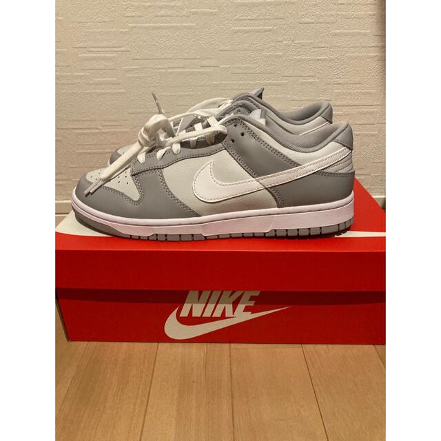 NIKE(ナイキ)のNIKE ナイキ　ダンク　ロー　グレー　DUNK LOW GREY メンズの靴/シューズ(スニーカー)の商品写真