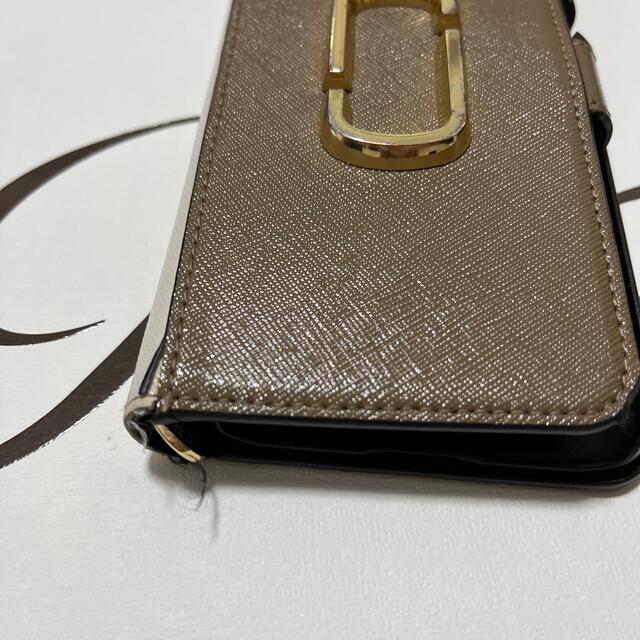 MARC JACOBS(マークジェイコブス)のIphone11ケース　MARC JACOBS マークジェイコブス スマホ/家電/カメラのスマホアクセサリー(iPhoneケース)の商品写真