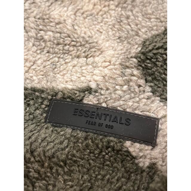 定価4万円　FOG essentials fear of god カモ　フリース