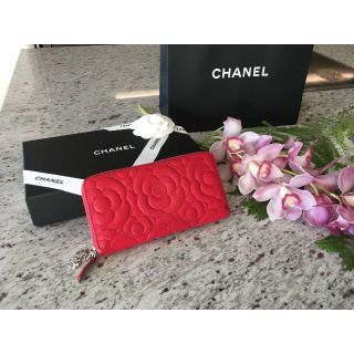 シャネル(CHANEL)の★正規品★CHANEL★長財布★カメリアレザーラウンドファスナー★レッド★(財布)