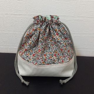 【ハンドメイド】花柄　LIBERTY風　リバティ風　お弁当袋　ランチバッグ(バッグ/レッスンバッグ)